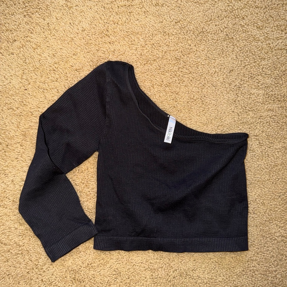 Nikibiki Charcoal Ribbed Top